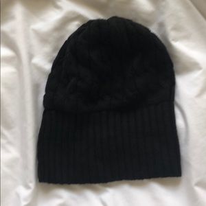 Black Women’s Uniqlo Beanie
